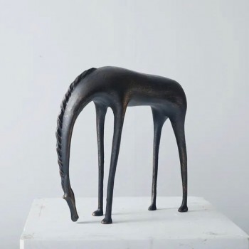 تحفه حصان اسود معدن ملائم لغرفة المعيشه L5614 تحفه حصان اسود معدن ملائم لغرفة المعيشه L5614