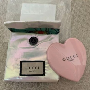 مرايا مكياج قوتشي شكل القلب مع شنطه صغيره جذابه -5357 مرايا مكياج قوتشي شكل القلب مع شنطه صغيره جذابه -5357