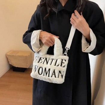 شنطه فراء نسائيه GENTLE WOMAN متوفر نوعين 5299 شنطه فراء نسائيه GENTLE WOMAN متوفر نوعين 5299