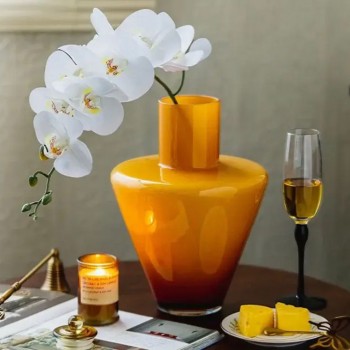 فازه زجاجيه باللون الكراميل ملائم لديكور المنزل- L5510