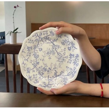 صحن سيراميك بتصميم دانتيل زهور زرقاء  متوفر الحجمين -L5130