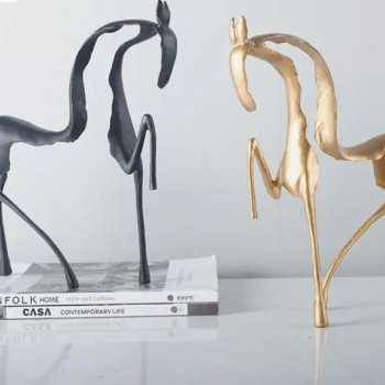 تحفه حصان معدن ملائم سطح المكتب بتصميم فن ابداعي متوفر للونين -L5497