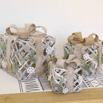 بوكس هدايا شتويه مضيئه طقم ثلاث احجام -L6497