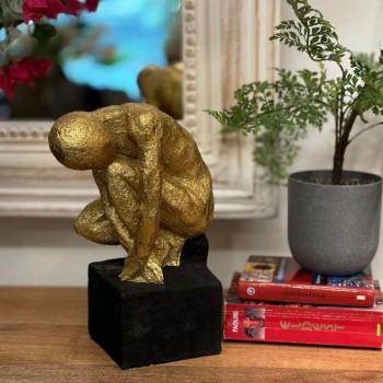 تحفه رجل ذهبي من الراتنج عالي الجوده -6155