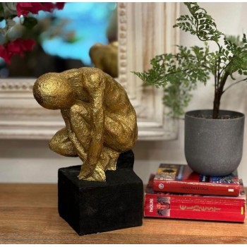 تحفه رجل ذهبي من الراتنج عالي الجوده -6155