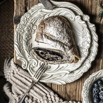 صحن طعام ملكيه عتيقه نقوشه بالزهور من السراميك على طراز الاروبي متوفر الحجمين L3309