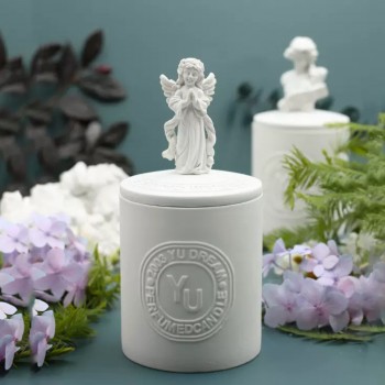 شمعه فواحه عطريه بتصميم روماني 