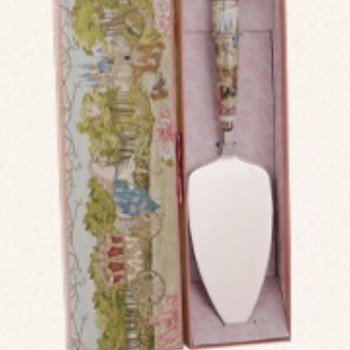 ملعقه تقطيع الكيك على الطراز الفكتوريا مع علبه هديه -5877