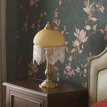 وحدة اضاءه طاوله بتصميم انجليزي نحاس وحدة اضاءه طاوله بتصميم انجليزي نحاس