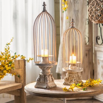 شمعدان معدني بقاعدة خشبيه حفر شابي شيك ستايل 