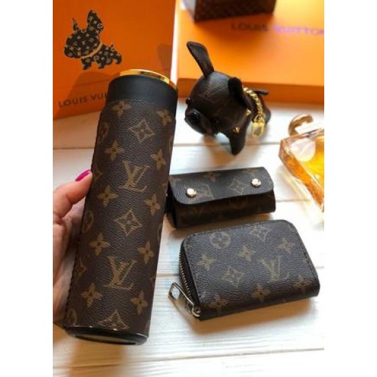 طقم louisvuitton ثلاث قطع 