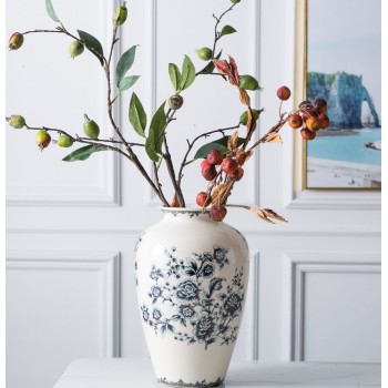 فازه سيراميك بتصميم الورود الزرقاء فازه سيراميك بتصميم الورود الزرقاء