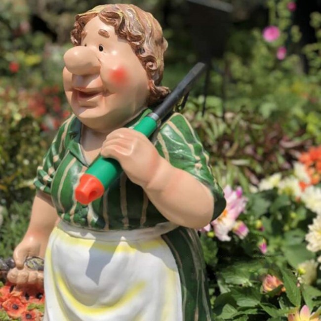 تحفة حديقه سيراميك شايب او عجوز بتصميم ريفي تحفة حديقه سيراميك شايب او عجوز بتصميم ريفي