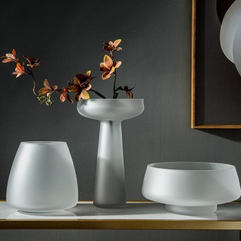 فازه  زجاج مثلج ابيض كلاسيك متوفر بثلاث تصاميم