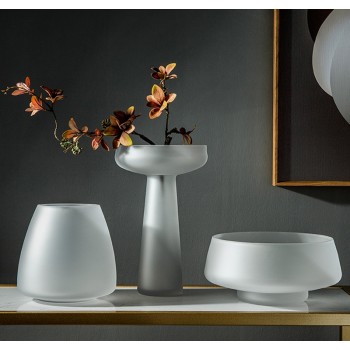 فازه زجاج مثلج ابيض كلاسيك متوفر بثلاث تصاميم فازه زجاج مثلج ابيض كلاسيك متوفر بثلاث تصاميم