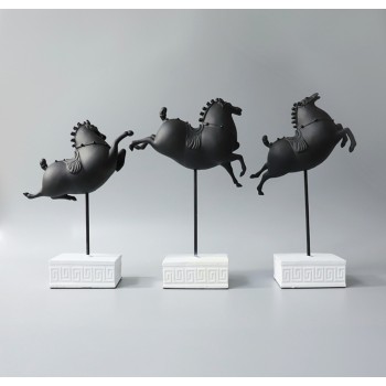 طقم تحف سيراميكبتصميم خيل 3 قطع طقم تحف سيراميكبتصميم خيل 3 قطع