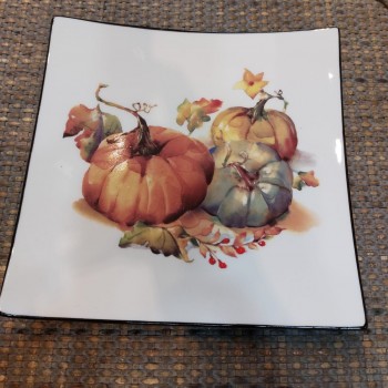 صحن تقديم سيراميك برسمة اليقطين 22cm