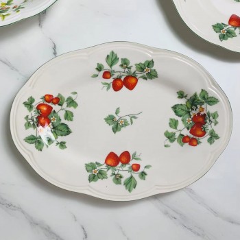 صحن بورسلان بيضاوي بتصميم الفراوله 26.2cm صحن بورسلان بيضاوي بتصميم الفراوله 26.2cm