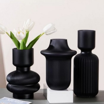 فازه زجاج كلاسيك اسود بثلاث موديلات