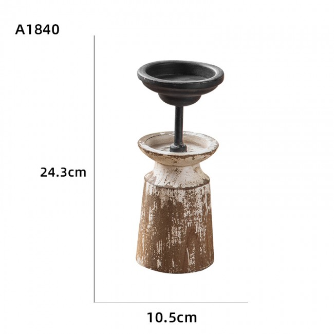 شمعدان من الخشب الطبيعي والمعدن شمعدان من الخشب الطبيعي والمعدن