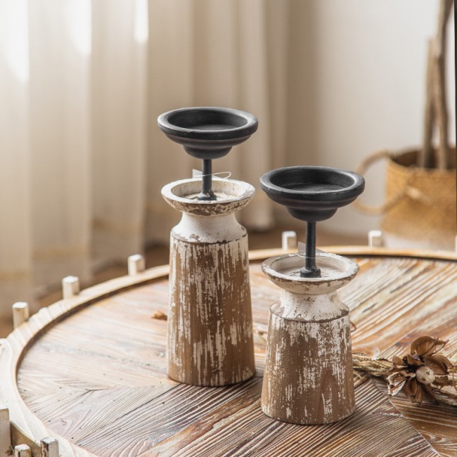 شمعدان من الخشب الطبيعي والمعدن شمعدان من الخشب الطبيعي والمعدن