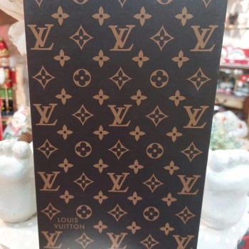 صندوق قابل للفتح بتصميم كتاب Lv