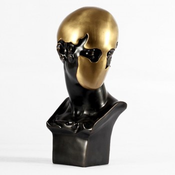 تحفة سيراميك رأس روماني