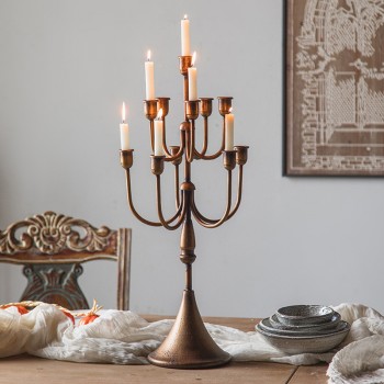 شمعدان معدني انتيك شمعدان معدني انتيك