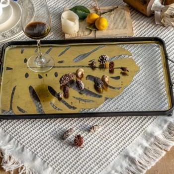 صينيه معدنيه بقاعده زجاج 