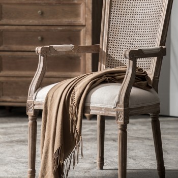 كرسي بذراعين خشب طبيعي كرسي بذراعين خشب طبيعي