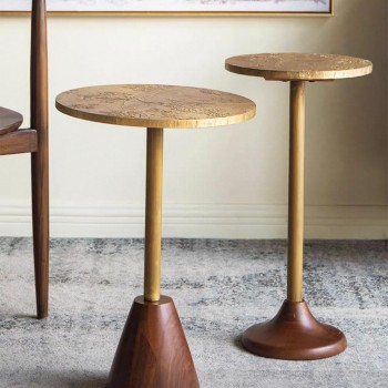 طاوله خدمة جانبية  بتصميم عصري يدمج بين الفن والوظيفة، وهي مثالية لاضافة لمسة من الفخامه على زوايا منزلك متوفر الحجمين L8606