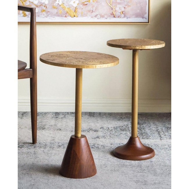 طاوله خدمة جانبية  بتصميم عصري يدمج بين الفن والوظيفة، وهي مثالية لاضافة لمسة من الفخامه على زوايا منزلك متوفر الحجمين L8606