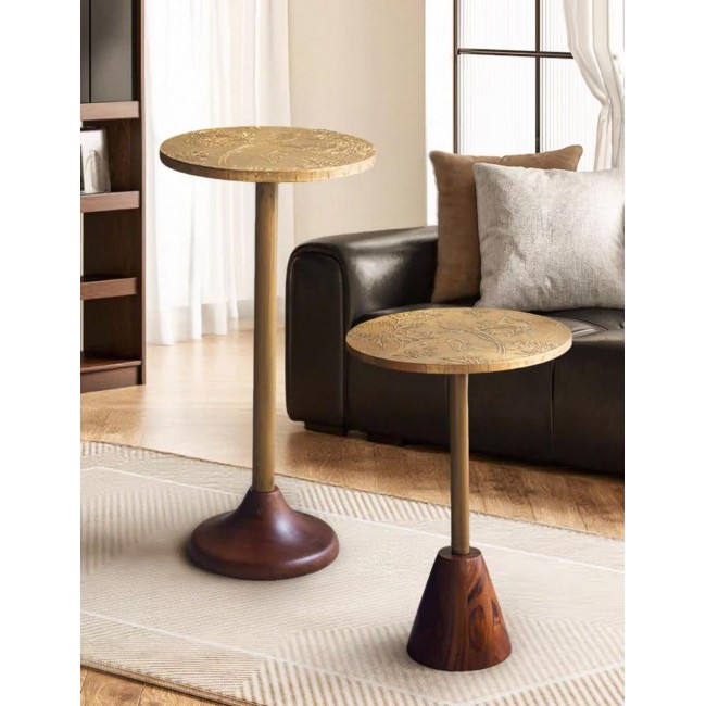 طاوله خدمة جانبية  بتصميم عصري يدمج بين الفن والوظيفة، وهي مثالية لاضافة لمسة من الفخامه على زوايا منزلك متوفر الحجمين L8606