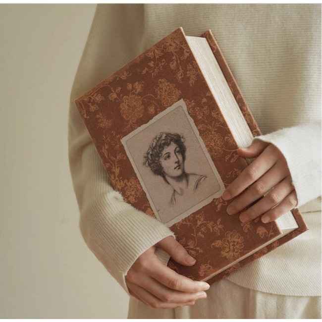 طقم صندوق تخزين أضف لمسة من الأناقة الكلاسيكية إلى مساحتك الخاصة مع هذه القطع الفنية المستوحاة من الطراز الفيكتوري  8591