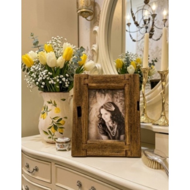 برواز ذكريات باطار خشبي مصممة بطريقة تداخل الألواح الخشبية، مما يضفي عمقاً بصرياً ويجعله قطعة فنية بحد ذاتها وليس مجرد إطار.L8627 برواز ذكريات باطار خشبي مصممة بطريقة تداخل الألواح الخشبية، مما يضفي عمقاً بصرياً ويجعله قطعة فنية بحد ذاتها وليس مجرد إطار.L8627
