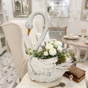 مركن معدن بتصميم بجعه تضيف لمسه من السحر الكلاسيكي إلى مساحتك الخارجية أو ركنك المفضل L8587