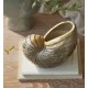 فازه سيراميك بتصميم صدفة حلزونية وتشطيب معتق ريفيL8733 فازه سيراميك بتصميم صدفة حلزونية وتشطيب معتق ريفيL8733