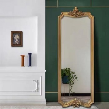 مرايا كلاسيك بأطار ذهبي مرايا كلاسيك بأطار ذهبي