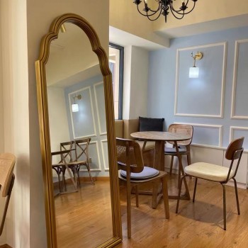 مرايا جداريه بأطار ذهبي مرايا جداريه بأطار ذهبي