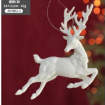 تعليقة غزال ابيض شتوي 