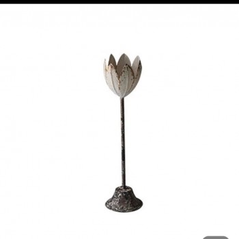 حامل شمعدان معدني بتصميم الورد 