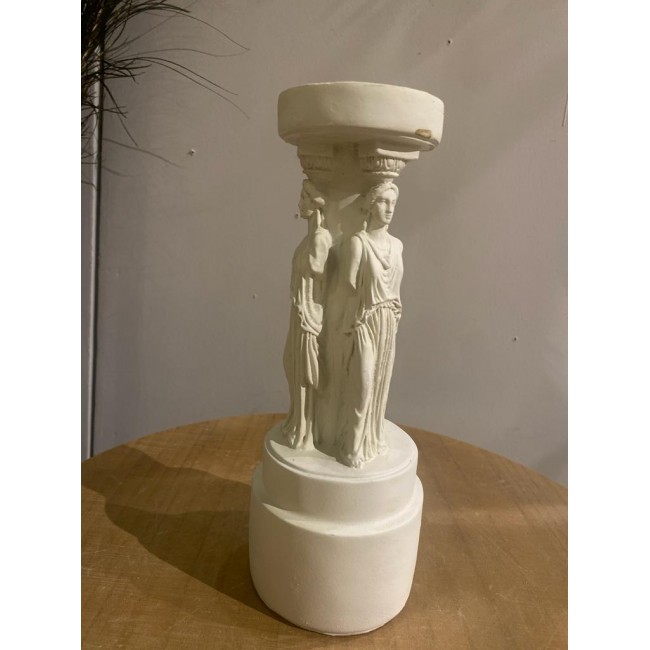 تحفه حامل شمعدان بتصميم روماني تحفه حامل شمعدان بتصميم روماني