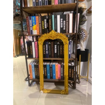 اطار ذهبي خشبي كلاسيكي بارتفاع 97سم 