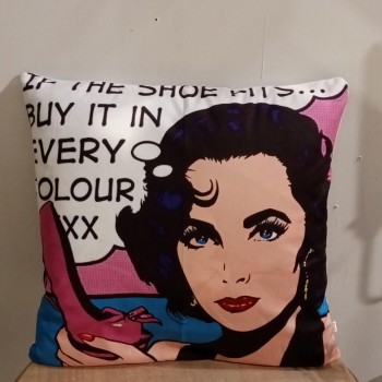 غطاء مخده برسمة فتاة 