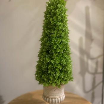 تحفة شجره بتصميم هرمي مع فازا