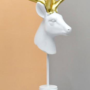 تحفة غزال ابيض بقررون ذهبيه بستاند 