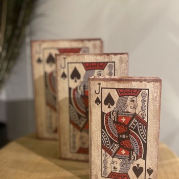 كتاب خشبي بتصميم لعبة الكوتشينه 3 اطقم 