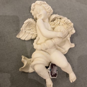 تحفة انجل جداري حامل مجموعه من الورد 