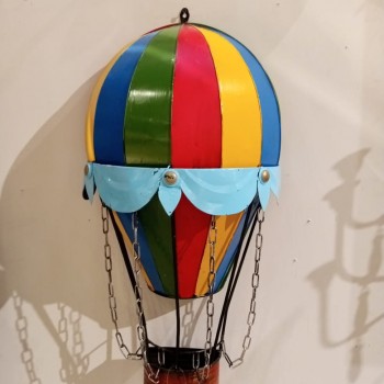 تحفة منطاد جداري معدني بارتفاع 73سم 