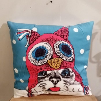 غطاء مخده بحشوه برسمة القط 